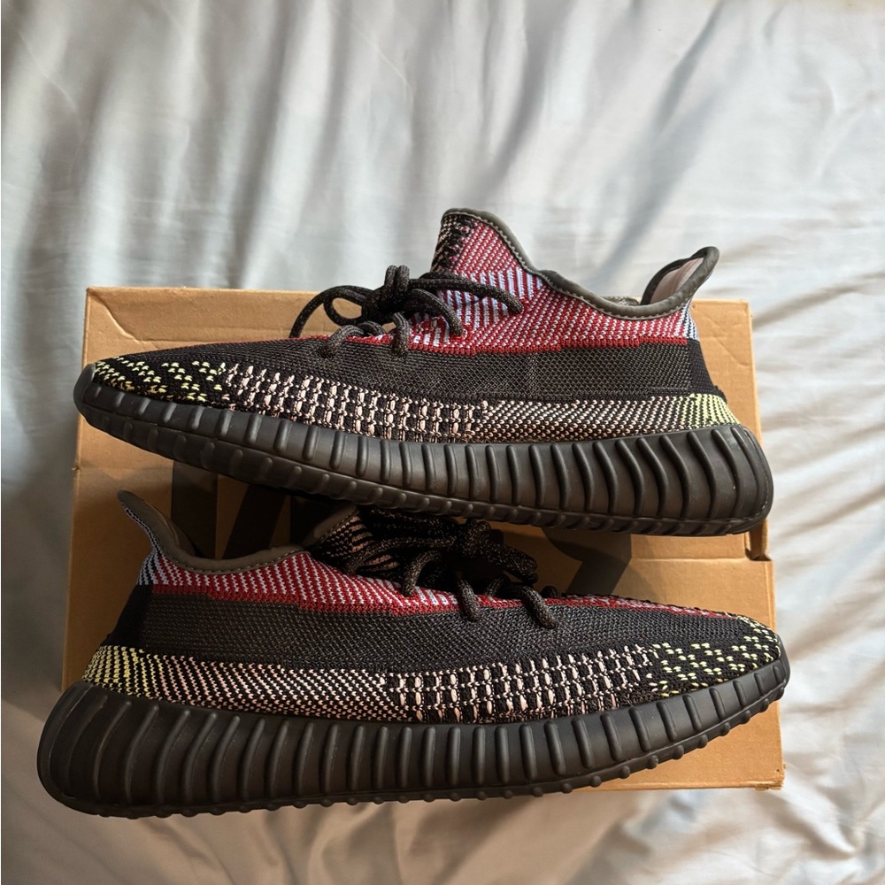 Yeezy 350 v2 yecheil size 10